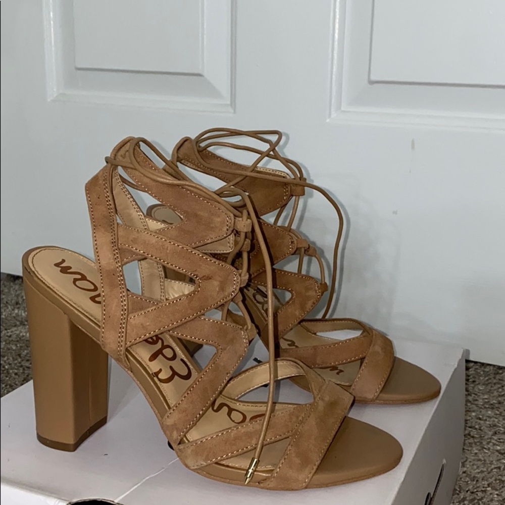 Heels. - Picture 2 of 3